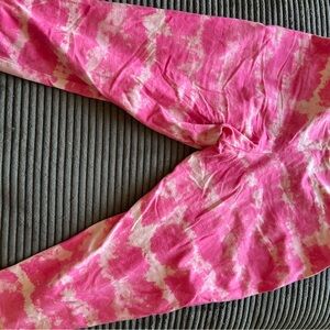 Torrid Pink and Cream Tie-Dye Leggings